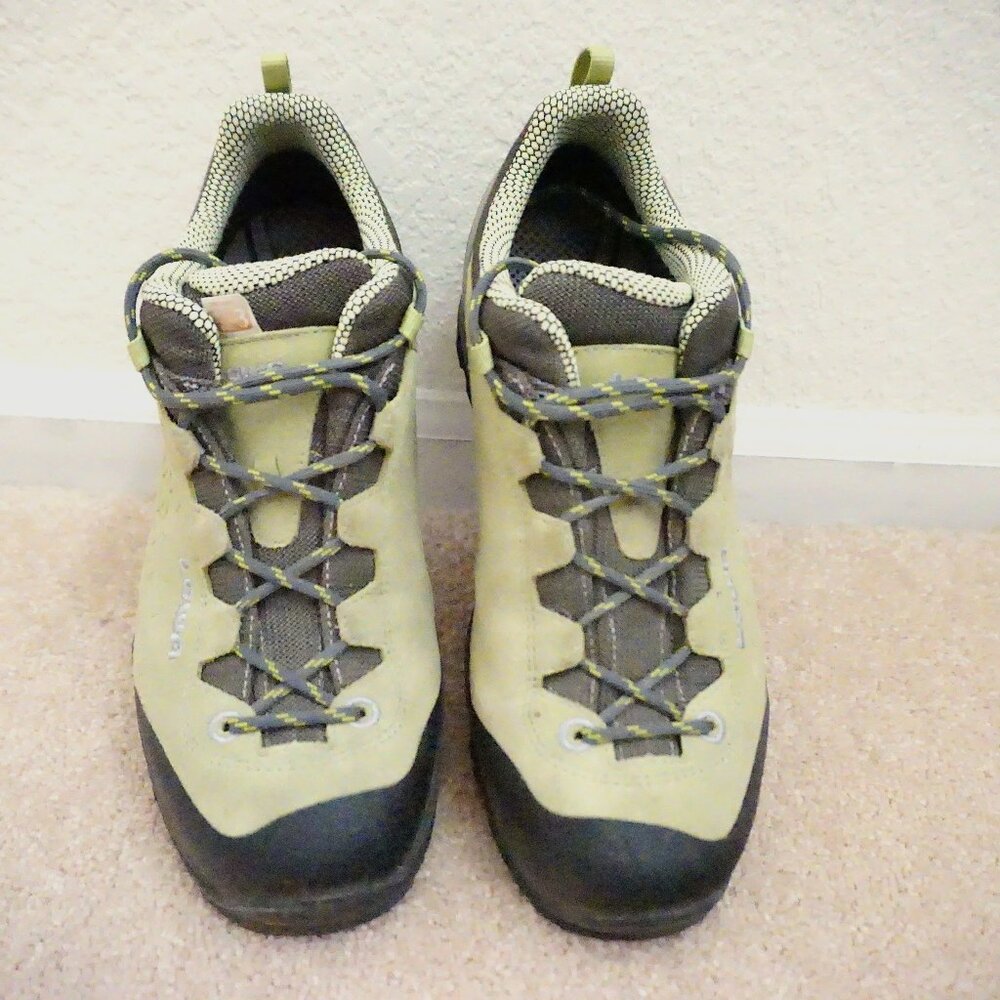 Lowa Women's Sassa Gore-Tex Hiking shoes 7.5
